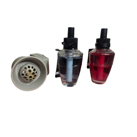 Bath & Body Works White Barn Wallflower Refill - Plug-in + 2 Winter Scents - Picture 2 of 2